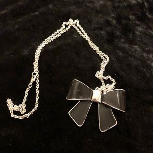 Bow Necklace